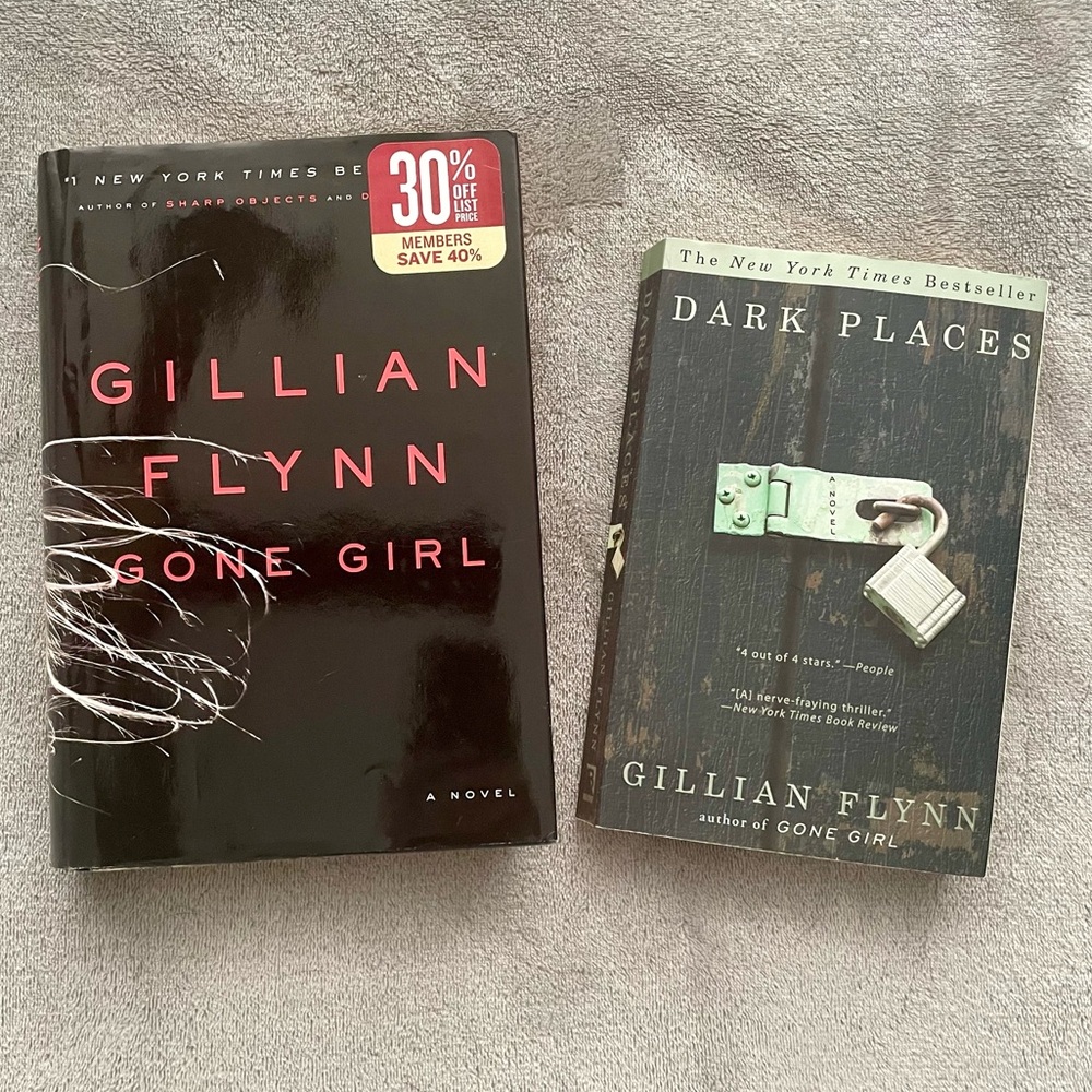 Set of 2 Gillian Flynn Best Sellers; Gone Girl and Dark Places